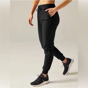 Beyond Yoga Spacedye Commuter Midi Jogger in Darkest Night. Size XS.